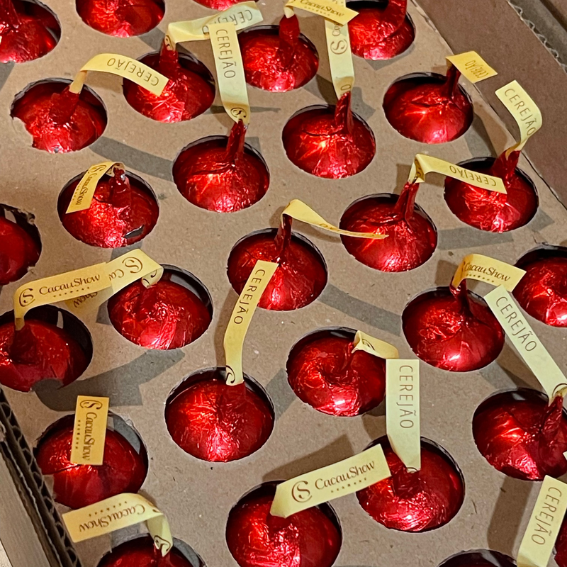 Caixa 40 unidades Cacau Show Bombom Cerejao ao Leite 23g (vencimento Janeiro 1 2026)