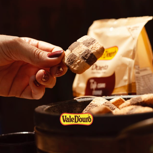 Vale D'Ouro Dueto Black and White Chocolate Flavor 300g