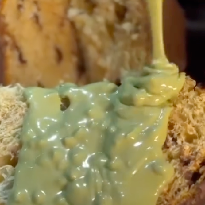 Cacau Show Panetone Dreams Mil-Folhas Pistache 900g