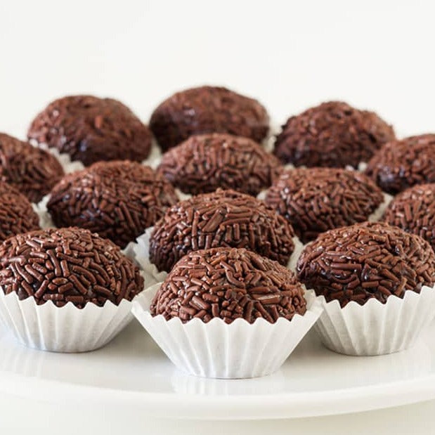 Docinhos Box - Brigadeiro / Beijinho / Churros / Ninho e Dois Amores/ Cajuzinho - Hi Brazil Market