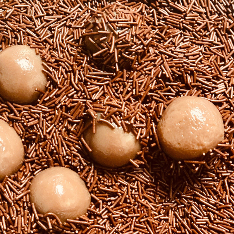 Docinhos Box - Brigadeiro / Beijinho / Churros / Ninho e Dois Amores/ Cajuzinho - Hi Brazil Market